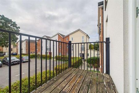 Vulcan Drive, The Parks, Bracknell, Berkshire, RG12 - Photo 5