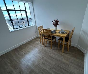 40 Bed Flat, Ruskin Square, CR0 - Photo 1