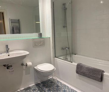 2 bedroom Flat To Let - Photo 6