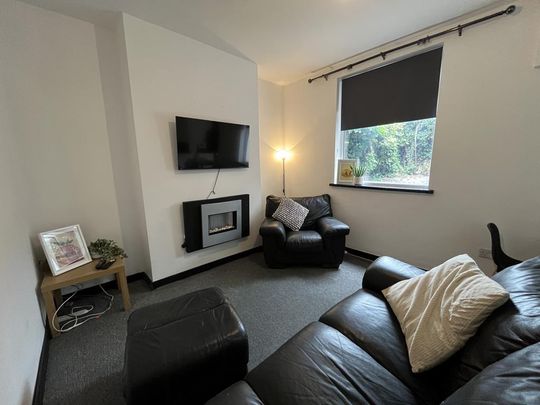 3 bedroom terraced house to rent - Photo 1