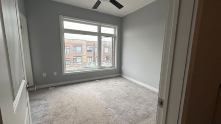 For Lease - 2 Lochlin Street, Vaughan, Ontario - Photo 2