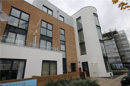 A fully furnished, two bedroom apartment - Photo 2
