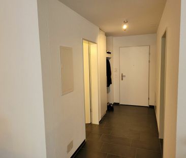 moderne 4.5 Zi.-Parterre-Wohnung im Dorfzentrum - Photo 4