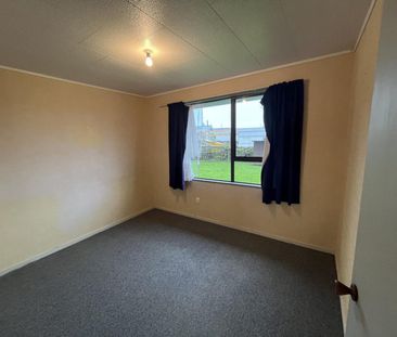 Three bedroom home in Bell Block - Photo 3
