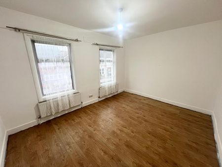 4 bedroom terraced house to rent - Photo 5