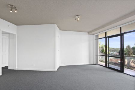 Coastal Living At Its Finest - Photo 4