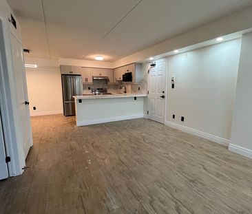 For Lease - 1490 Bishops Gate Unit# 114, Oakville, Ontario - Photo 6