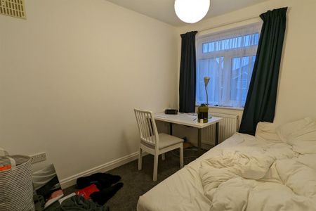 5 bedroom semi-detached house to rent - Photo 3