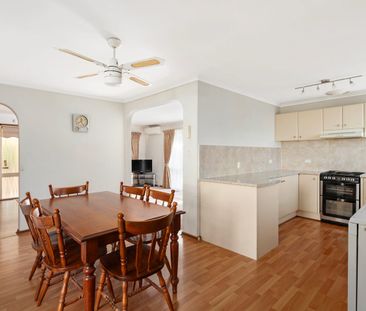 Spacious Family Living on 799m² with Side Access! - Photo 4