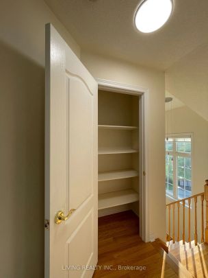 Condo Townhouse For Lease | N9255946 - Photo 1