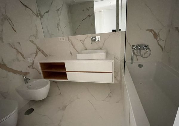 Apartamento T2 de Luxo no Cais da Fonte Nova com Vistas Deslumbrantes para a Ria de Aveiro