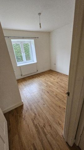 2 bedroom semi-detached house to rent - Photo 2