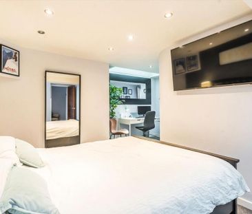 2 bedroom flat to rent - Photo 2
