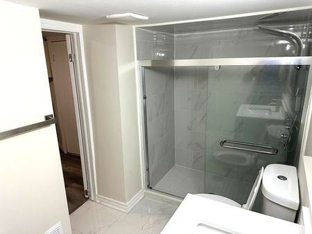 For Lease - 3266 MINTWOOD Circle Unit# STUDIO BASEMENT, Oakville, Ontario - Photo 5