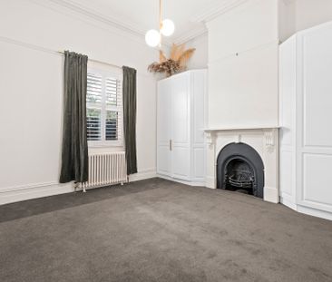 Timeless Charm Meets Modern Living in the Heart of Caulfield South - Photo 4