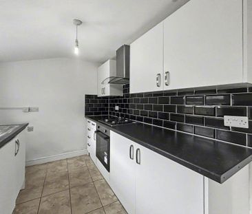 3 bedroom terraced house to rent - Photo 6