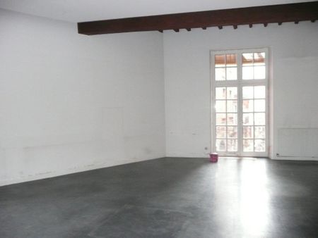 Location Appartement 3 pièces 103m² - Photo 3