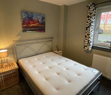 1 Bed Flat, West Winnelstrae, EH5 - Photo 3