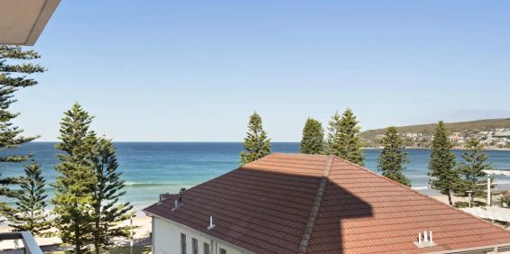 Iconic Sunlit Beachfront Apartment - Photo 3