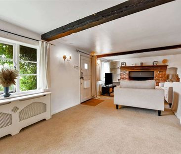 A charming Grade II listed character cottage within a quiet cul-de-... - Photo 2