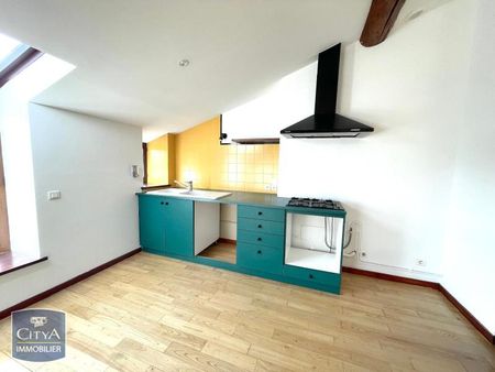 Location Appartement 3 pièces 85m² ST ETIENNE 42000 - Photo 2