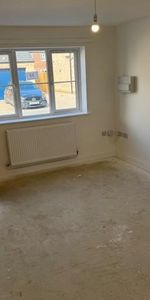 2 bedroom semi-detached house to rent - Photo 4