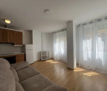 Apartamento en alquiler en Calle Recogidas, cerca de Calle Parraga - Photo 1