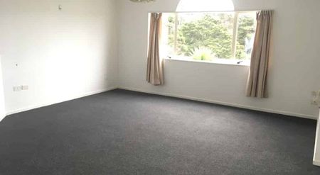 5 Sunny and warm family home in Hillcrest - Photo 5