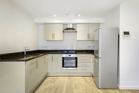 Orchard Road, TW9, London - Photo 2
