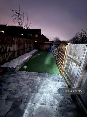 2 bedroom terraced house to rent - Photo 1