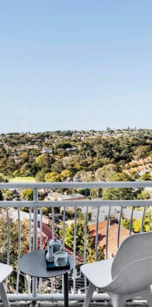 Sunlit North-East Apartment with Sweeping Cooper Park Views - Photo 1