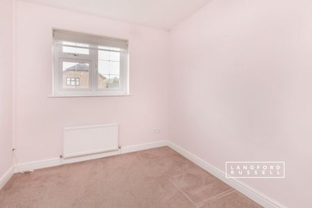 5 bedroom detached house to rent - Photo 2