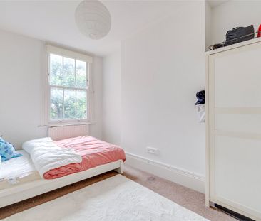 4 sharers can apply! A spacious four double bedroom first and secon... - Photo 6