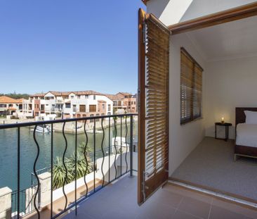 Furnished Coastal Luxury Villa with Private Mooring - Photo 4