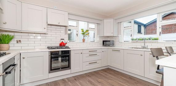 Clarendon Street, Room 7, Cityside, BT48 7ET - Photo 2