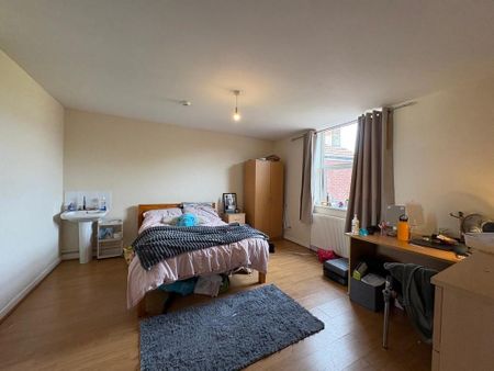 9 bedroom terraced house to rent - Photo 2