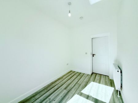 1 bed Shared Flat for Rent - Photo 4