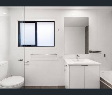 Modern Townhouse in Prime Location - Photo 6