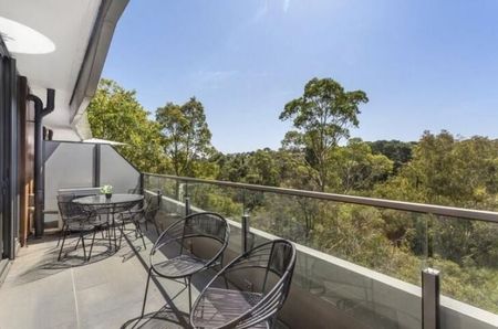 Move Where It's Happening Chic Living by the Yarra Trail - Photo 3