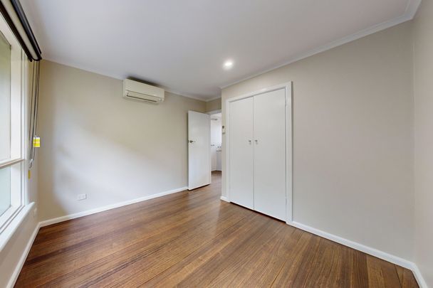 Stylishly Updated 2-Bedroom Unit with Modern Comforts in Blackburn North - Photo 1