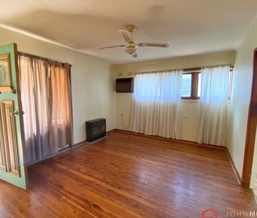 46 Gilmore Avenue Mount Austin NSW 2650 - Photo 3