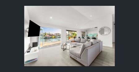 Waterfront Living in the Heart of the Gold Coast! - Photo 2