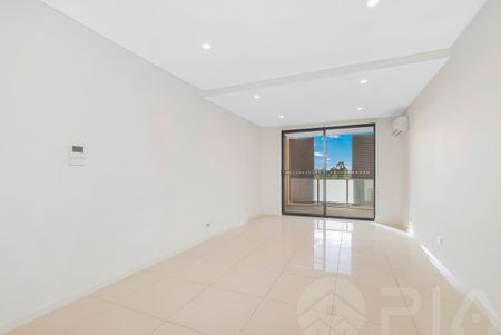 "Modern 2-Bedroom Apartment with Secure Parking in Wentworthville" - Photo 5