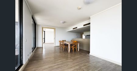 For Lease: Luxurious 5-Bedroom Penthouse in Wolli Creek - Photo 2