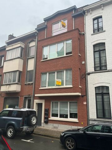 Super gezellig duplex appartement van 85 m² met twee slaapkamers in hartje Kortrijk. A-label - Foto 3