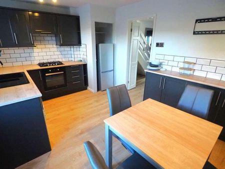 Beresford Avenue, Chapel-en-le-frith, SK23 - Photo 2