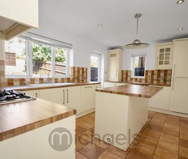 4 bedroom detached house to rent - Photo 6