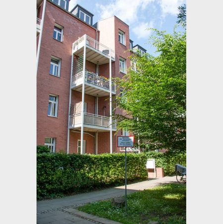 - Große Galeriewohnung mit Parkett - Bad mit Wanne und Dusche - Photo 5