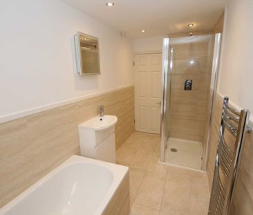 2 bed Terraced for rent - Photo 2