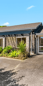 Spacious Family Home in Randwick - Photo 3